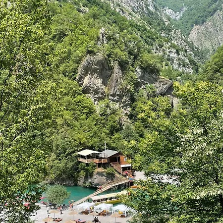 Captain's House Moll' e Shoshit